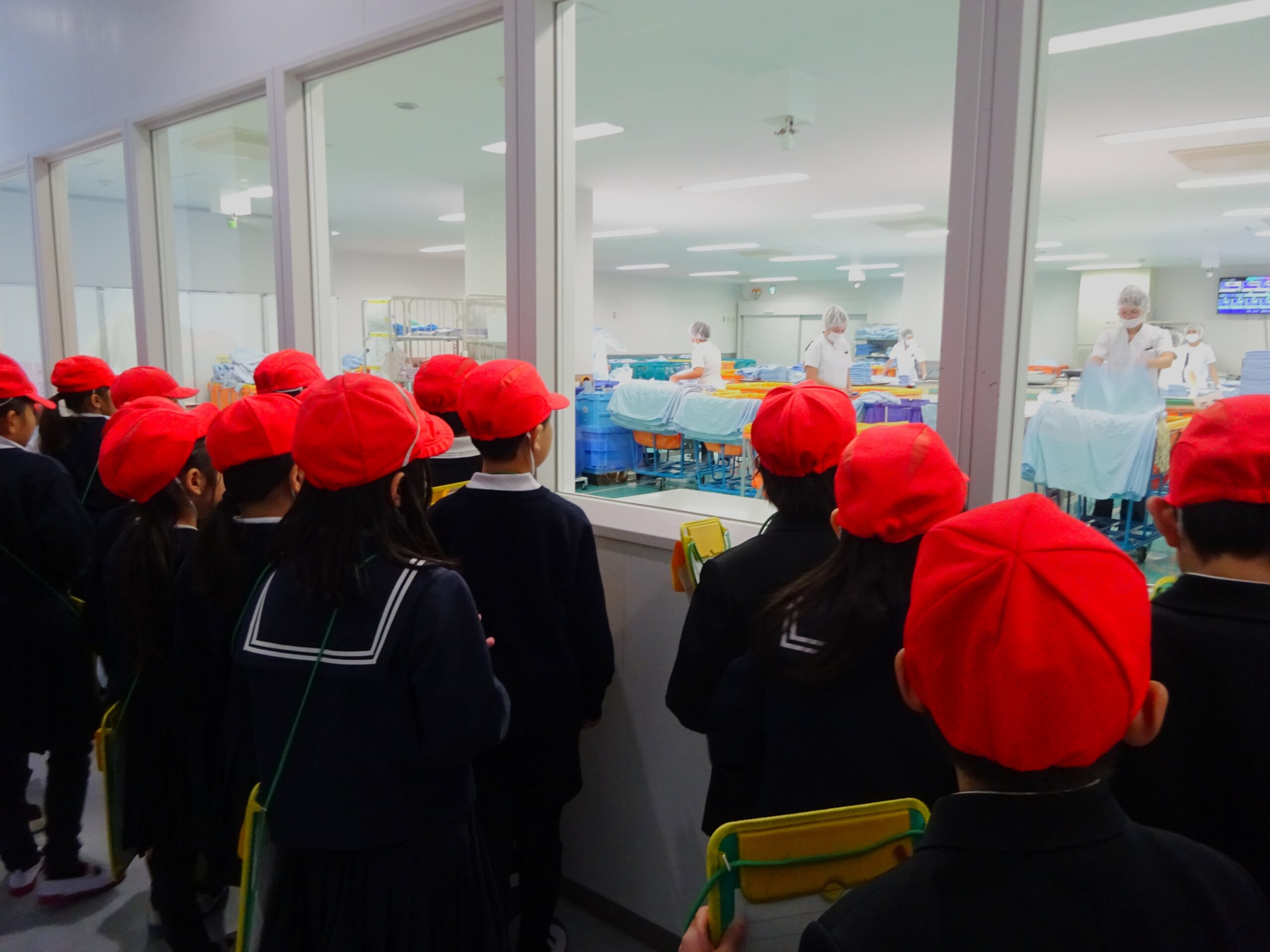 弦打小学校2年生の皆さんが工場見学に来てくれました！ | 香川・高松